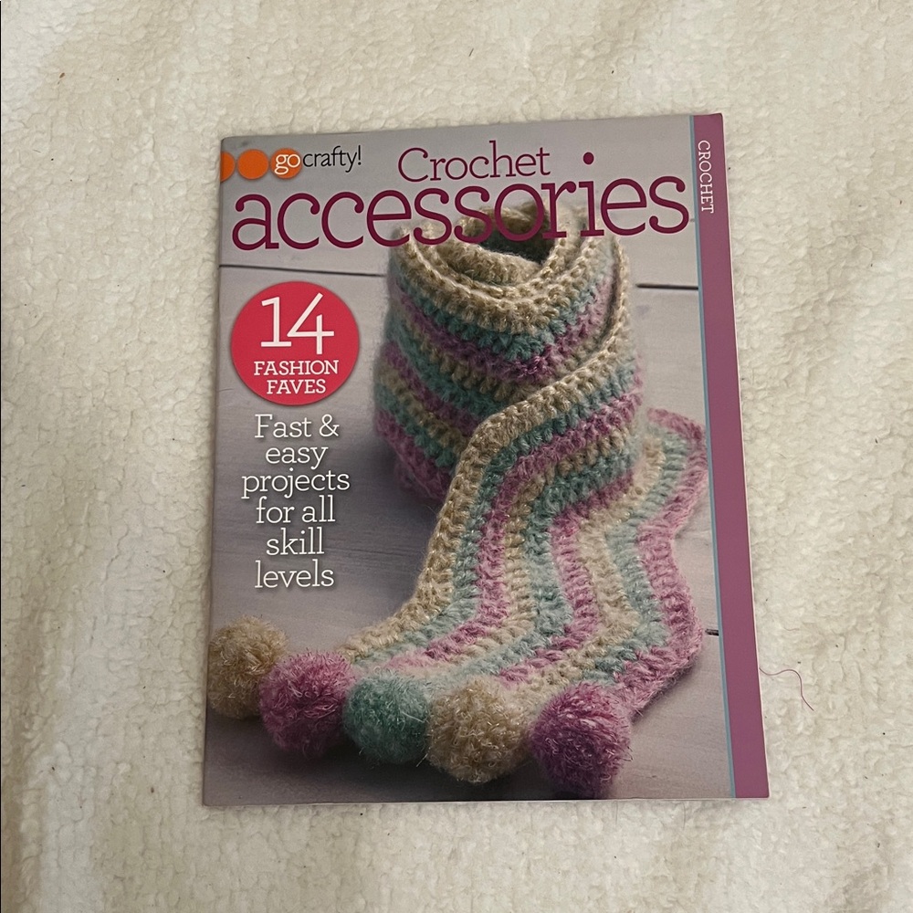 Crochet Accessories Books/Magazine Set - Picture 2 of 9
